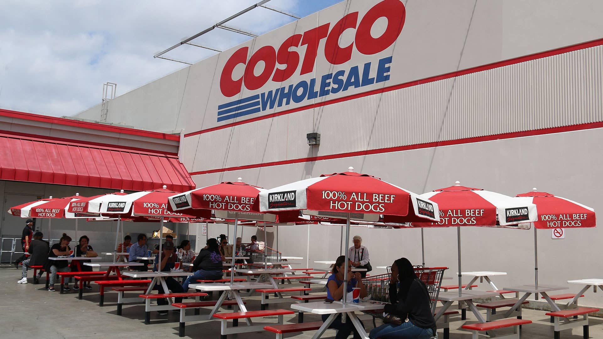 Costco Raises Two Key Food-Court Prices 