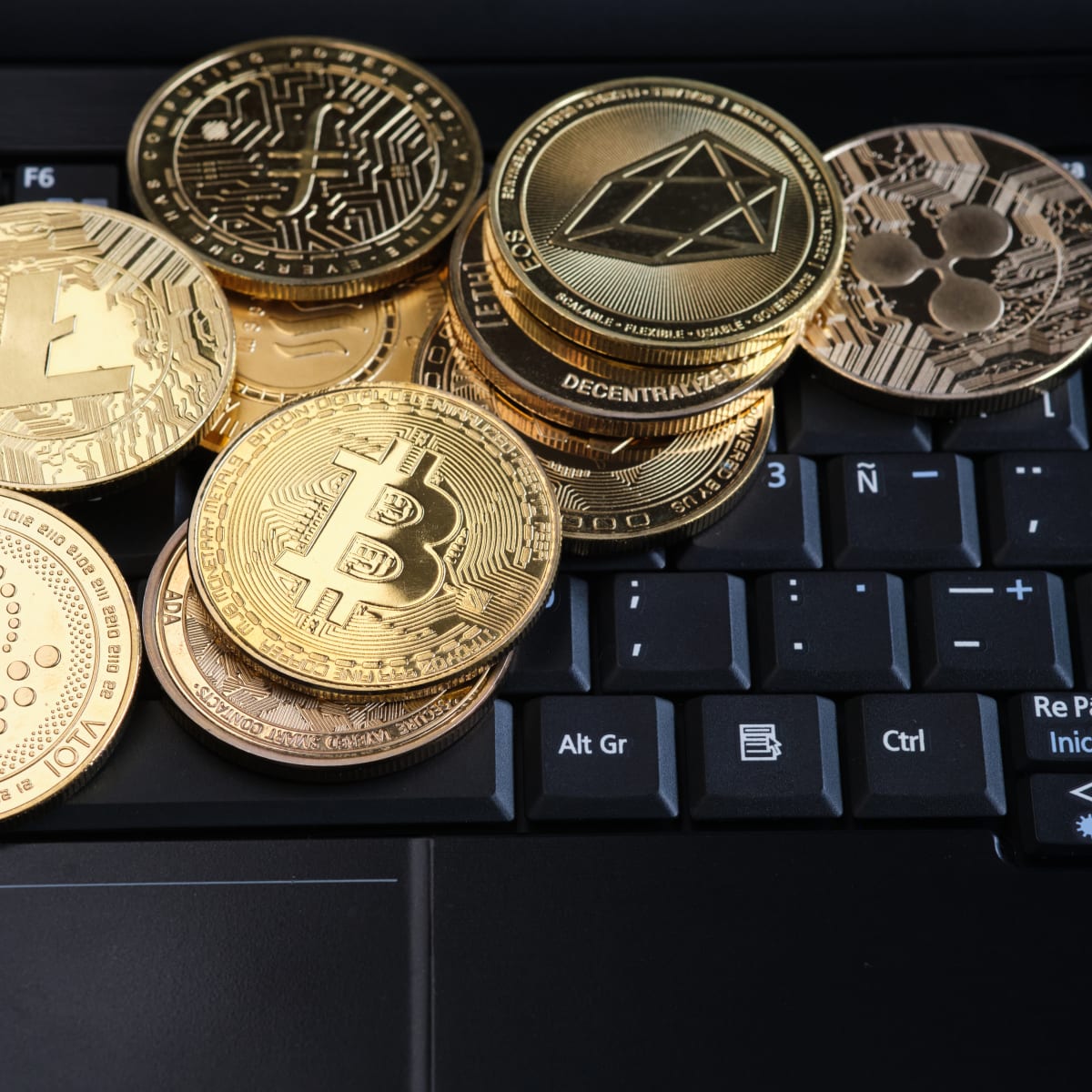 Experts uncover altcoin picks with most utility, comedic value - TheStreet  Crypto: Bitcoin and cryptocurrency news, advice, analysis and more