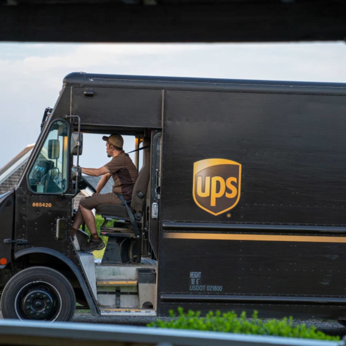 how much do ups drivers make