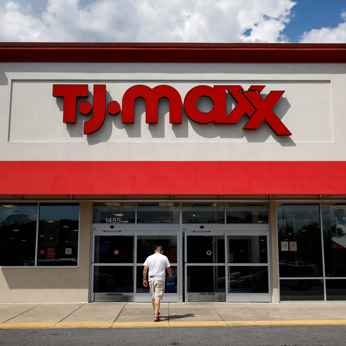 All TJ Maxx, Marshalls, and HomeGoods stores, websites to temporarily close