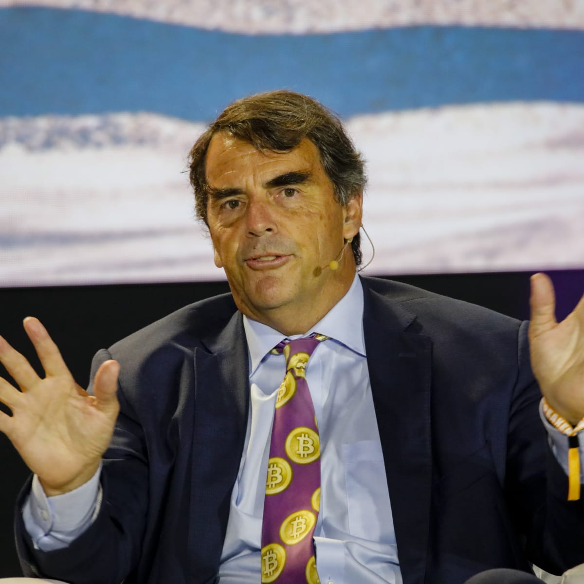 Billionaire fund manager sends hard-nosed message on gold - TheStreet  Crypto: Bitcoin and cryptocurrency news, advice, analysis and more