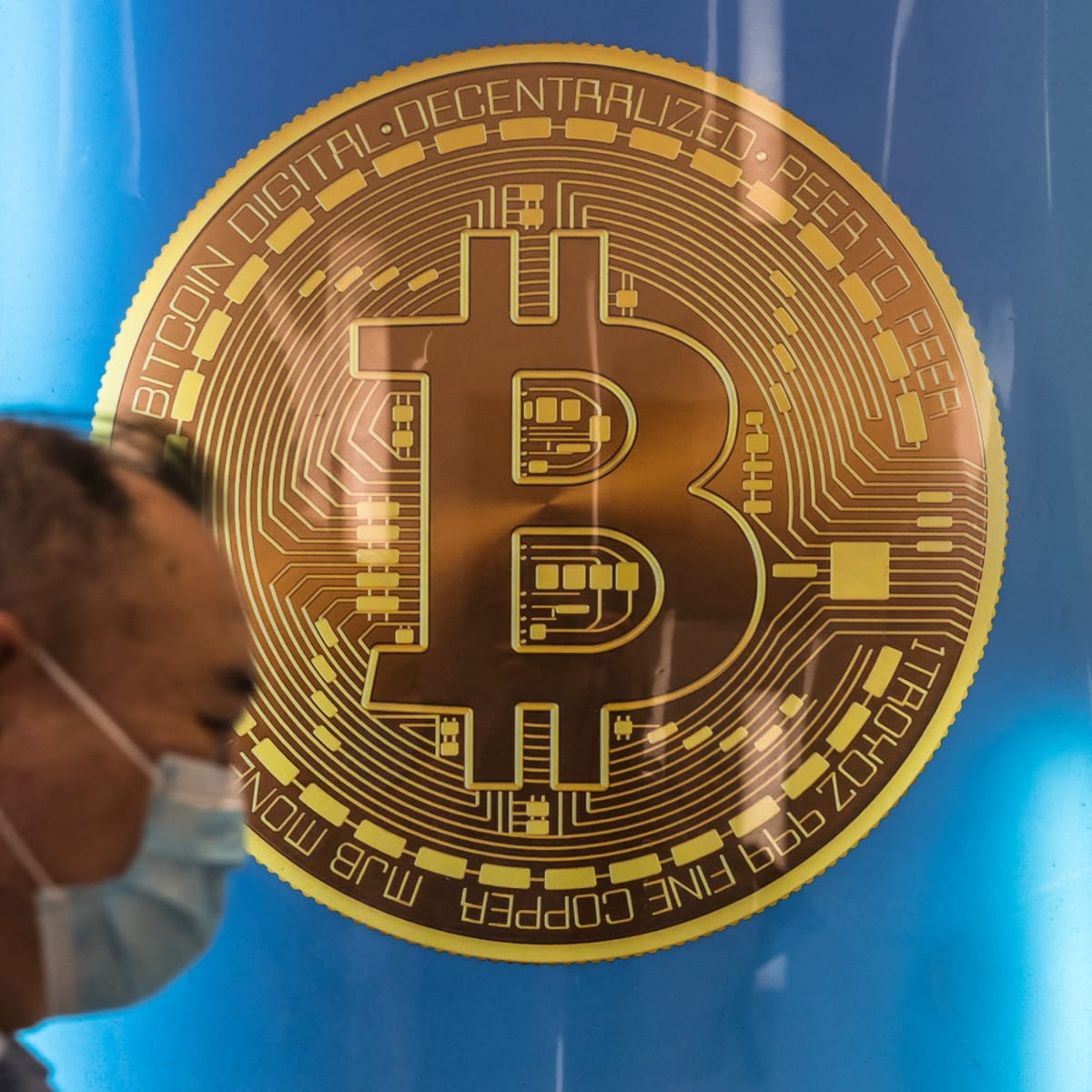 This man collected enough trash cans to buy one Bitcoin - TheStreet Crypto:  Bitcoin and cryptocurrency news, advice, analysis and more