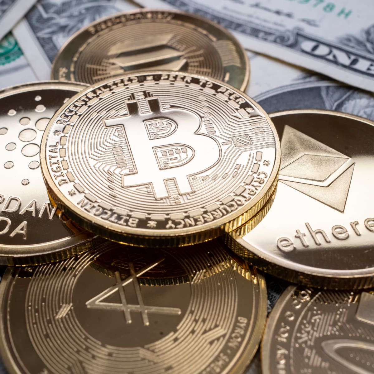 Trump may reportedly order U.S. Bitcoin reserve using seized crypto -  TheStreet Crypto: Bitcoin and cryptocurrency news, advice, analysis and more