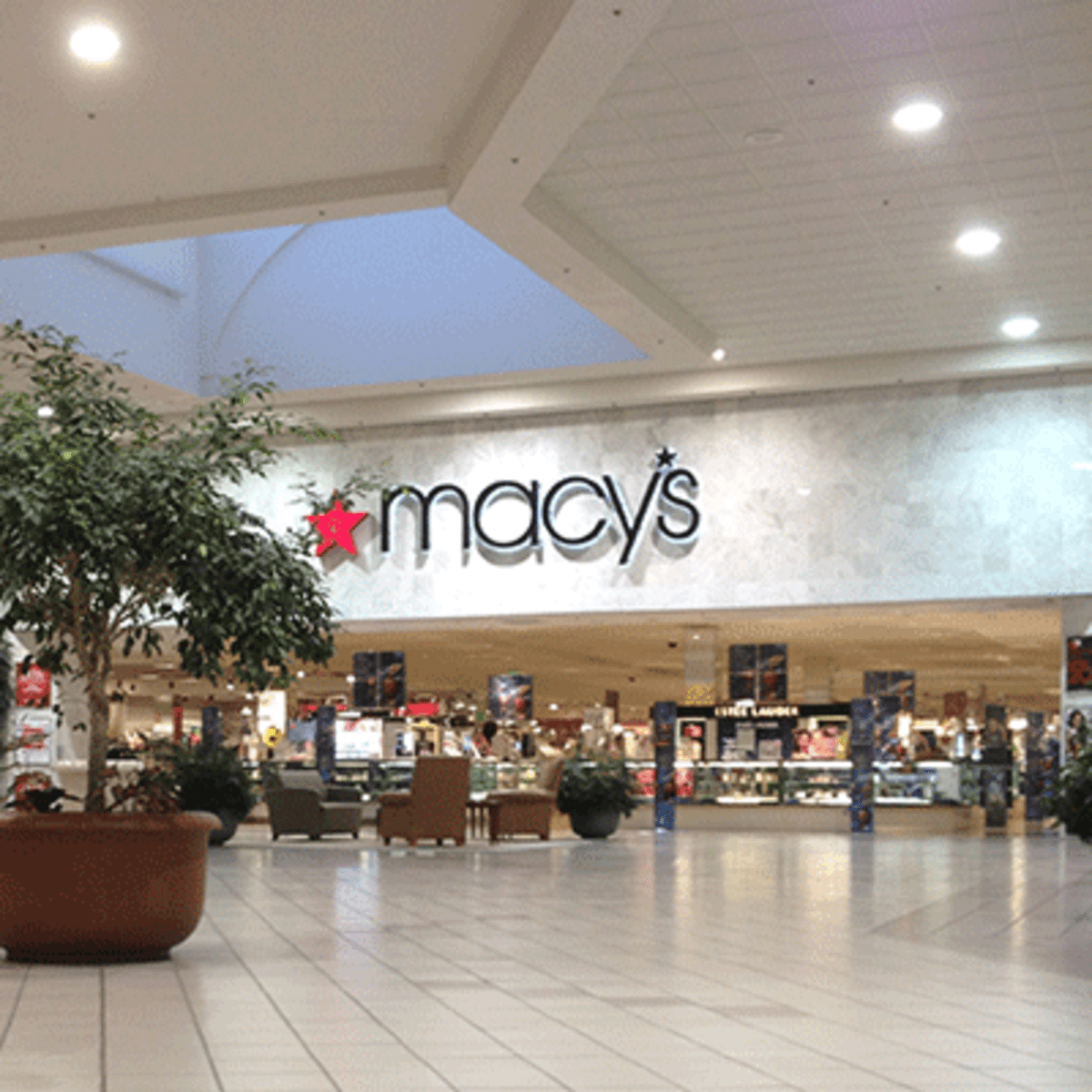 Multi-billion American retail giant Macys forces tiny Scots hair salon to  change their name in 'pathetic' trademark dispute