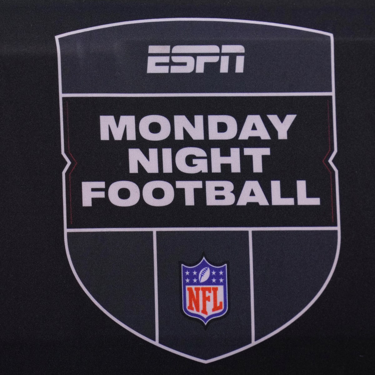 Espn monday 2025 night football live