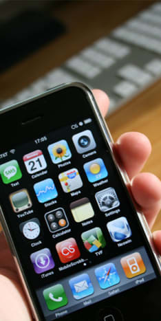 With its compact size and wide range of applications, the iPhone has become the ideal travel buddy. It can come in handy for almost any type of trip you take, long or far. Now we’re counting down the 25 best iPhone travel apps, most of which are completely free.