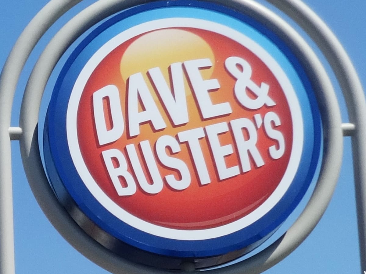 Dave & Buster's traffic down as eatertainment struggles