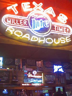 Texas Roadhouse Shares rise on Earnings Beat, Reaffirmed Guidance -  TheStreet