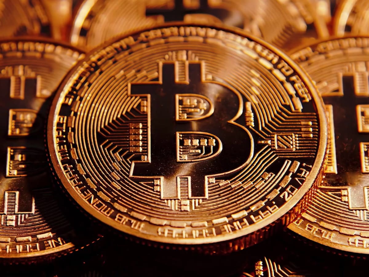 Bitcoin crashes below $90K for the first time in 2025 as U.S. sleeps -  TheStreet Crypto: Bitcoin and cryptocurrency news, advice, analysis and more
