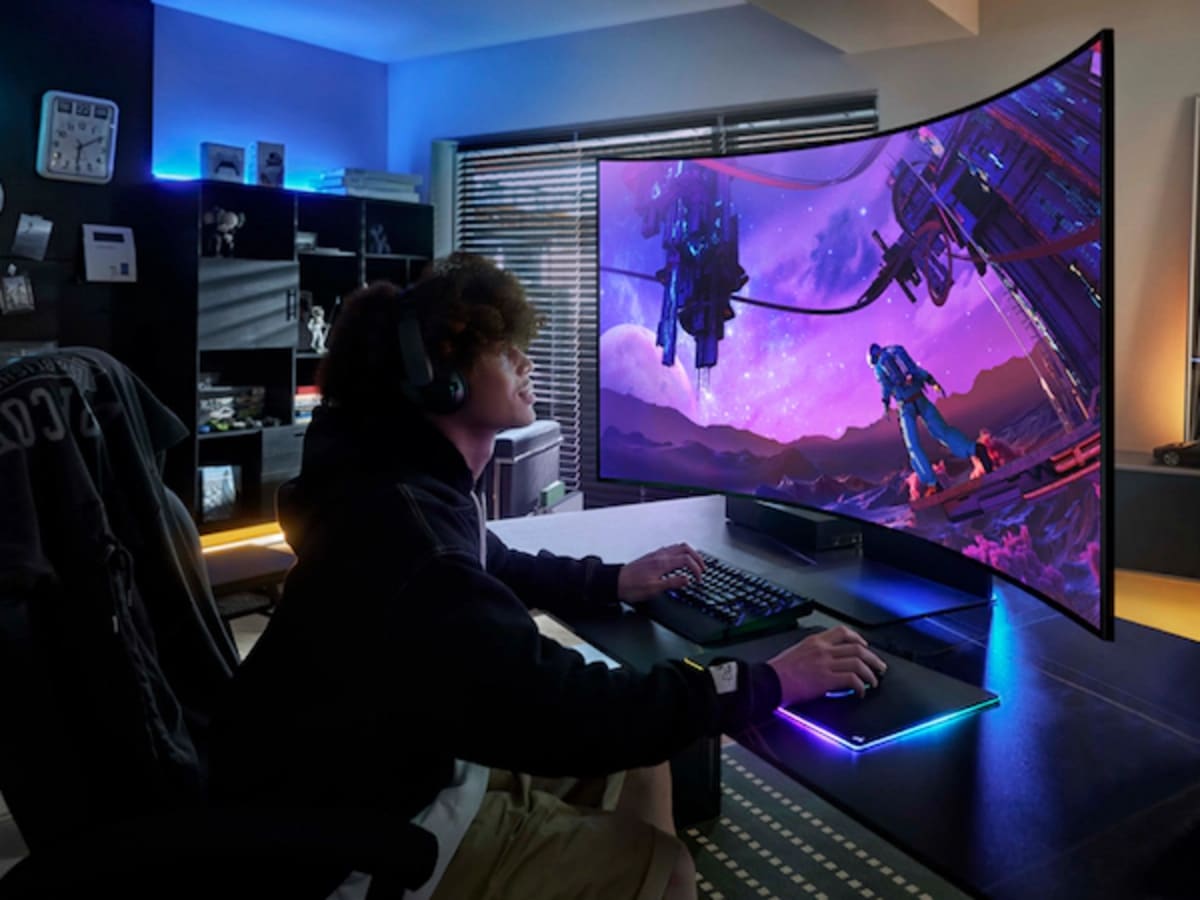 You can save $900 on Samsung's Odyssey Ark 1st Gen - TheStreet