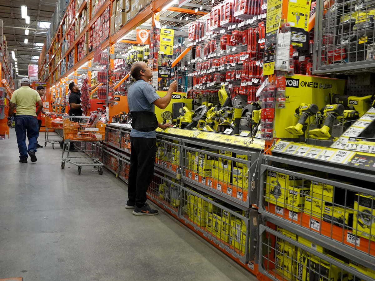 Home Depot sends a very different message about the economy - TheStreet