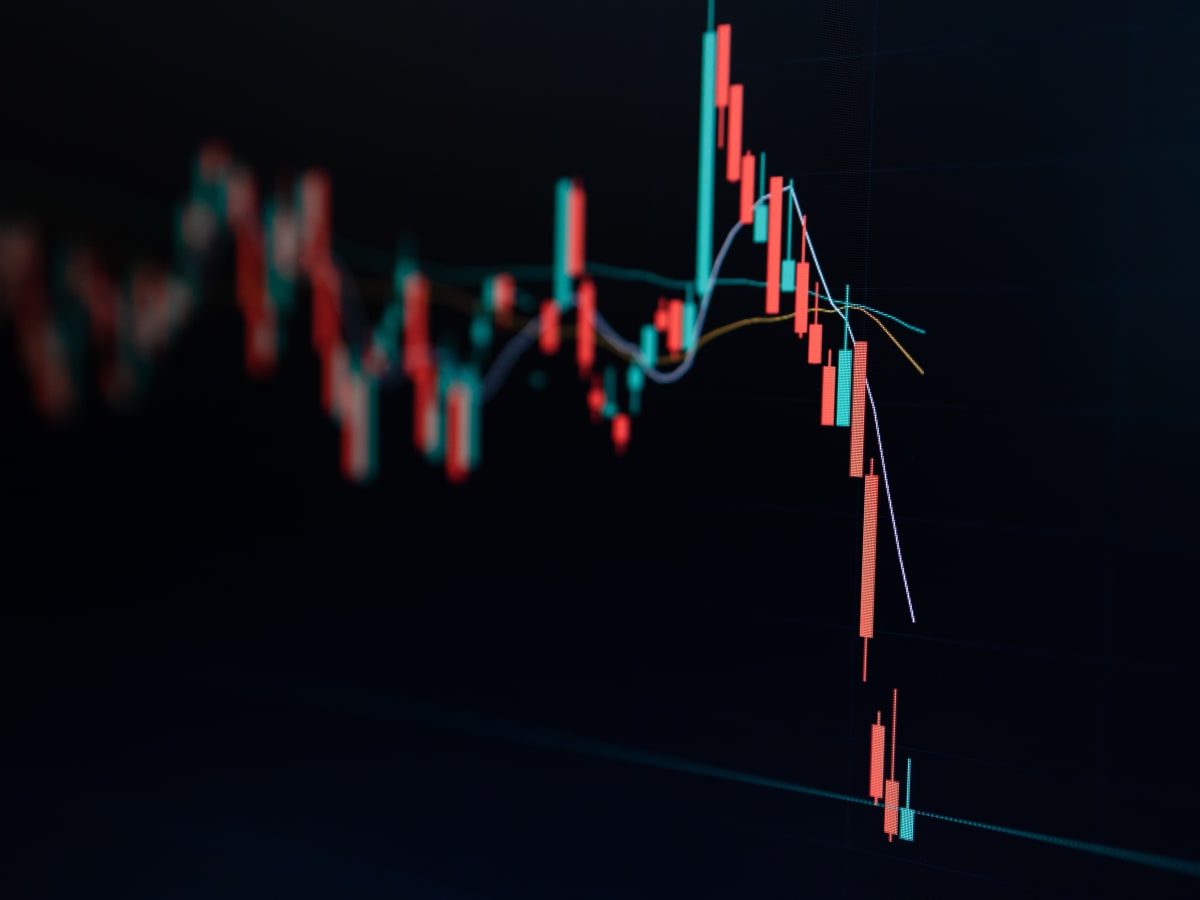 Analyst doubles down on sinking crypto stocks - TheStreet Crypto: Bitcoin  and cryptocurrency news, advice, analysis and more