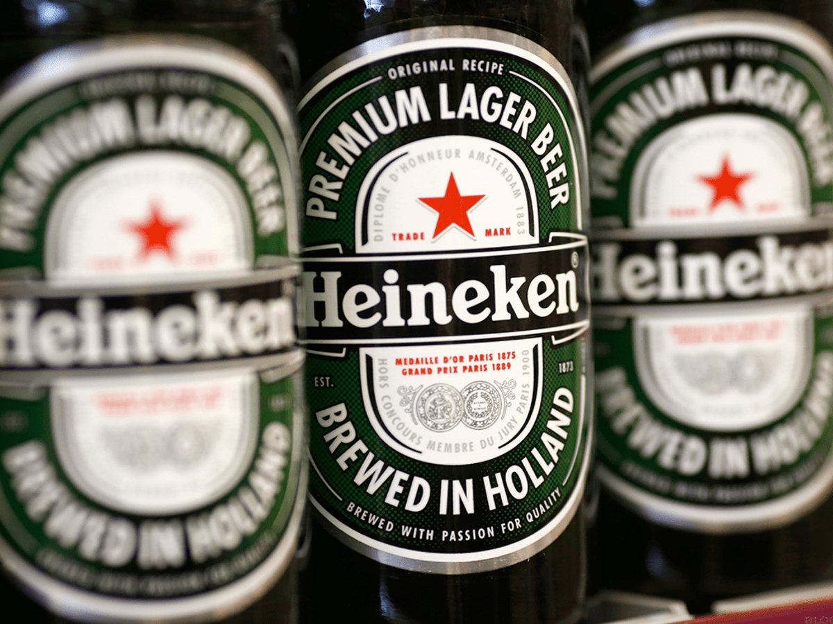 X beer. Пиво Heineken темное. Ящик Хайнекен. Хайнекен бар. Хайнекен Сильвер.