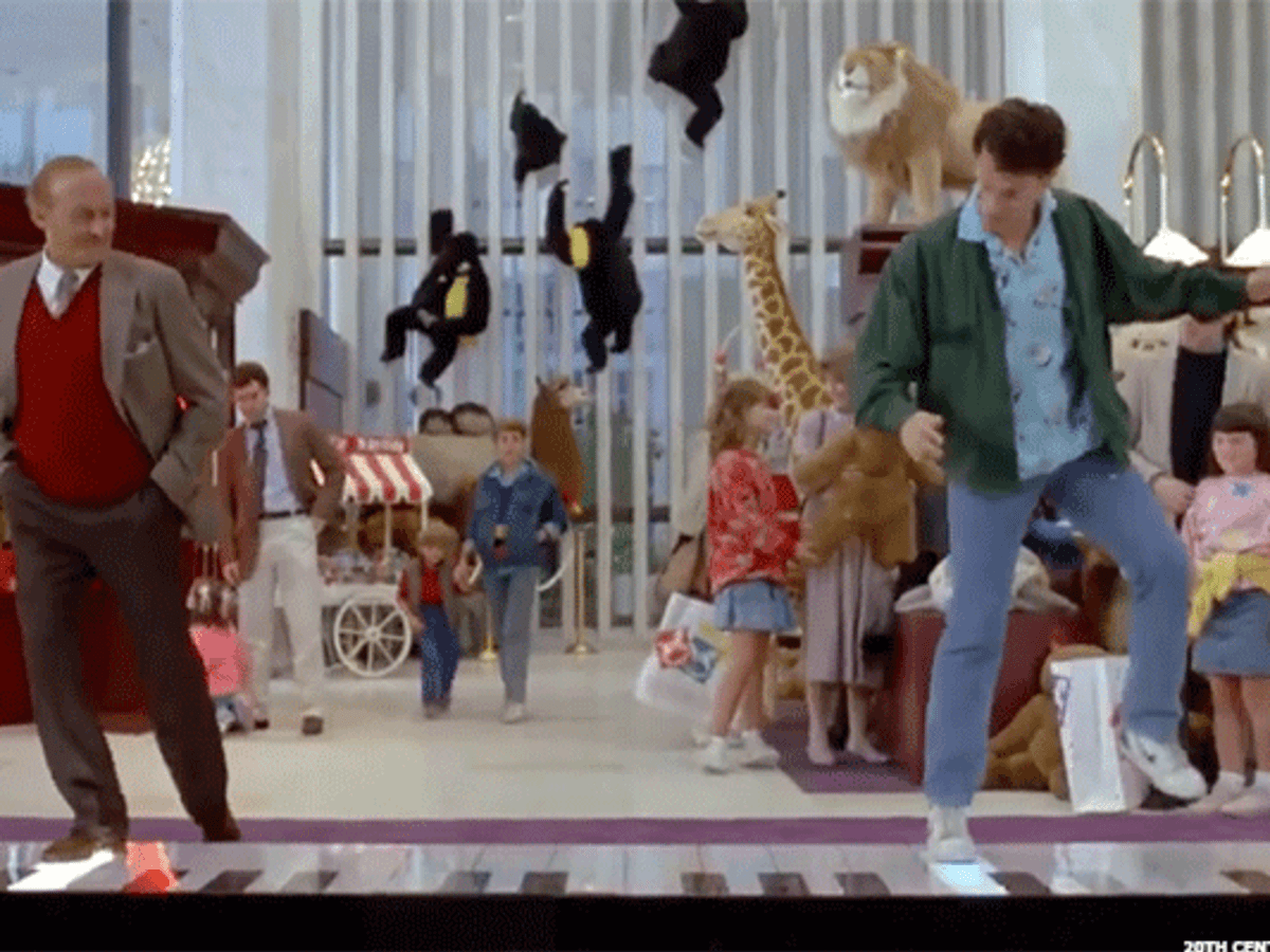 Toys 'R' Us Sells FAO Schwarz as it Reveals Further Debt Refinancing Plans  - TheStreet
