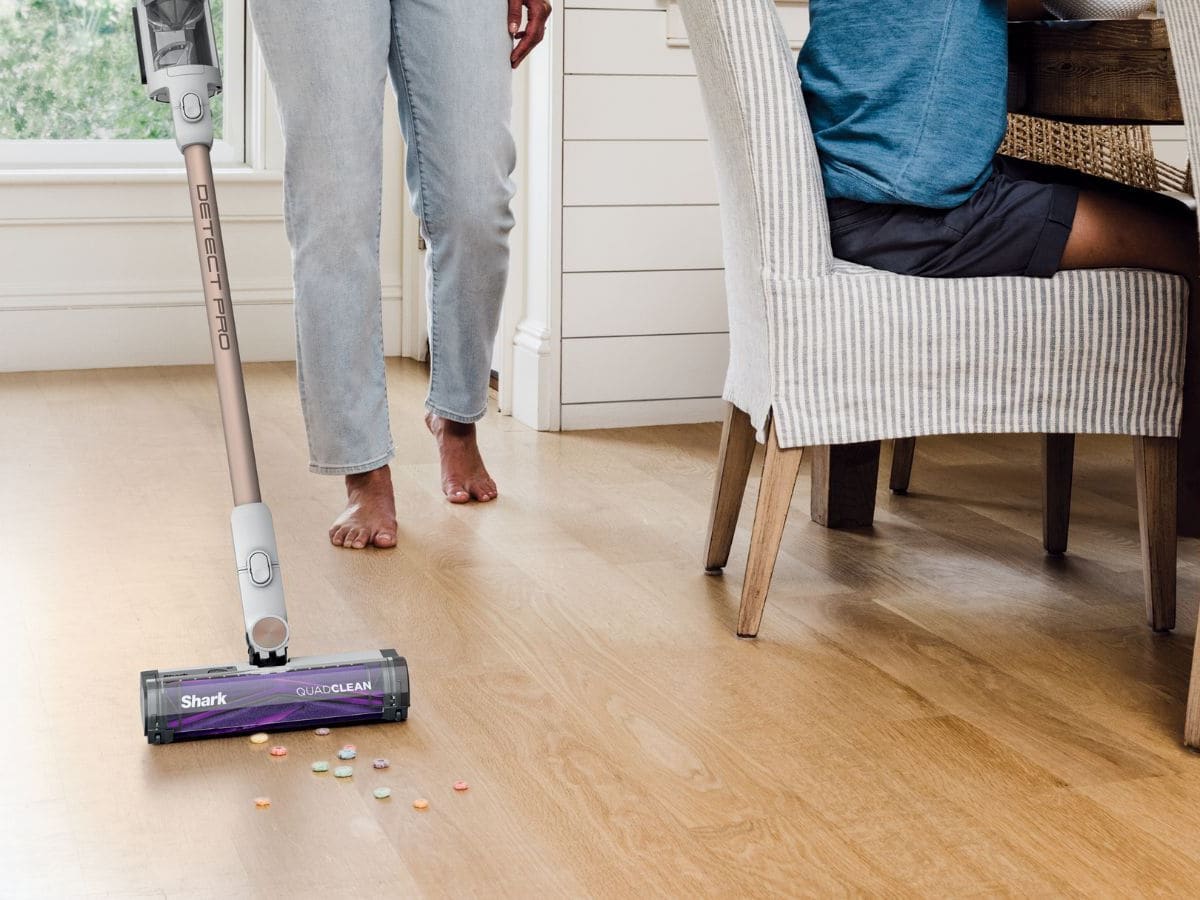 Shark cordless vacuum hardwood floors 2025