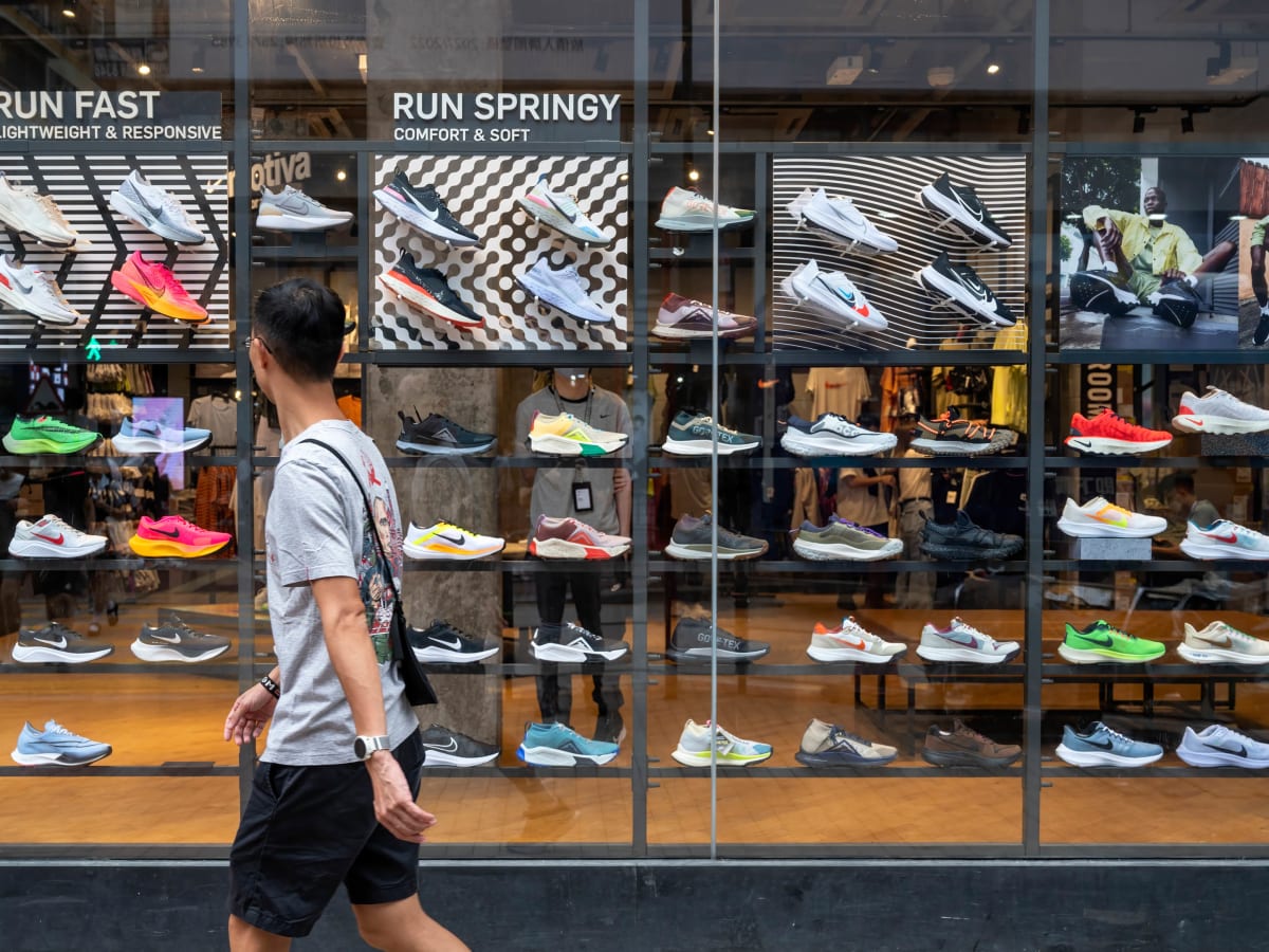 Nike store old shoes outlet