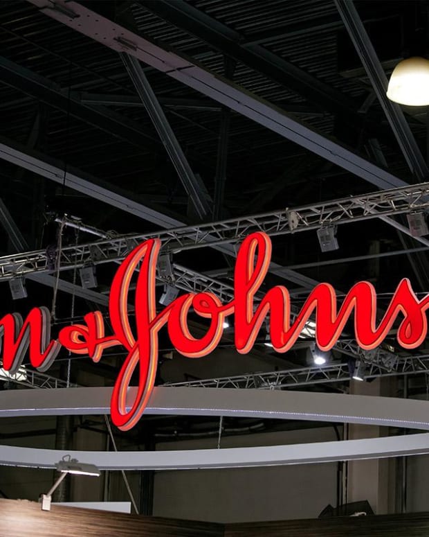 J&J Ordered to Pay $572 Million in Oklahoma Opioid Case