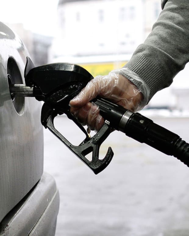 California Cities Consider Gas Pump Warning Labels About Climate Change