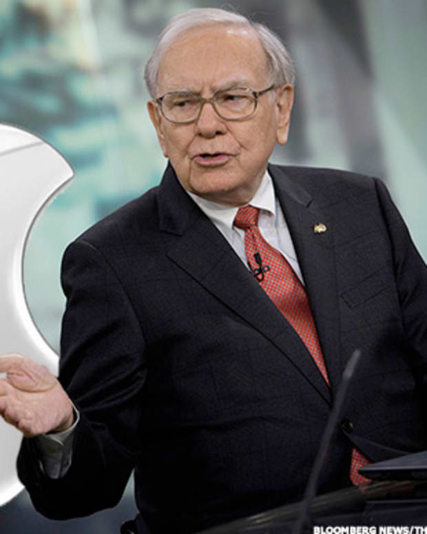 Why Billionaire Warren Buffett Has Dumped IBM Shares And Loaded Up on Apple