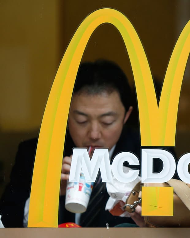 Charts Show Unappetizing McDonald's Stock; Will Earnings Help?