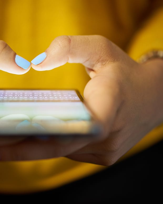 Facebook, Apple Butting Heads Over Media Subscription Tool on Facebook's App