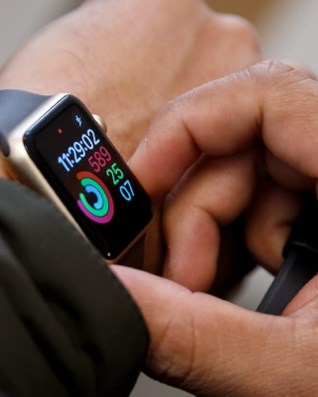IDC: Basic Wearables Shipments Decline, Overtaken by Smartwatches