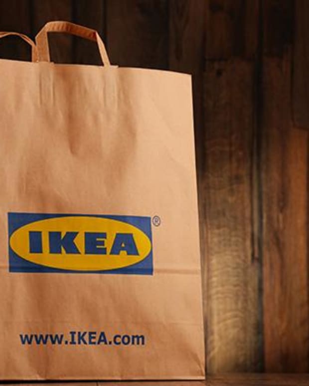 Пачка организация. Пакет икеа бумажный. Бумажный пакет из Икеи. Ikea пакеты бумажные. Бумажный пакет икеа большой.