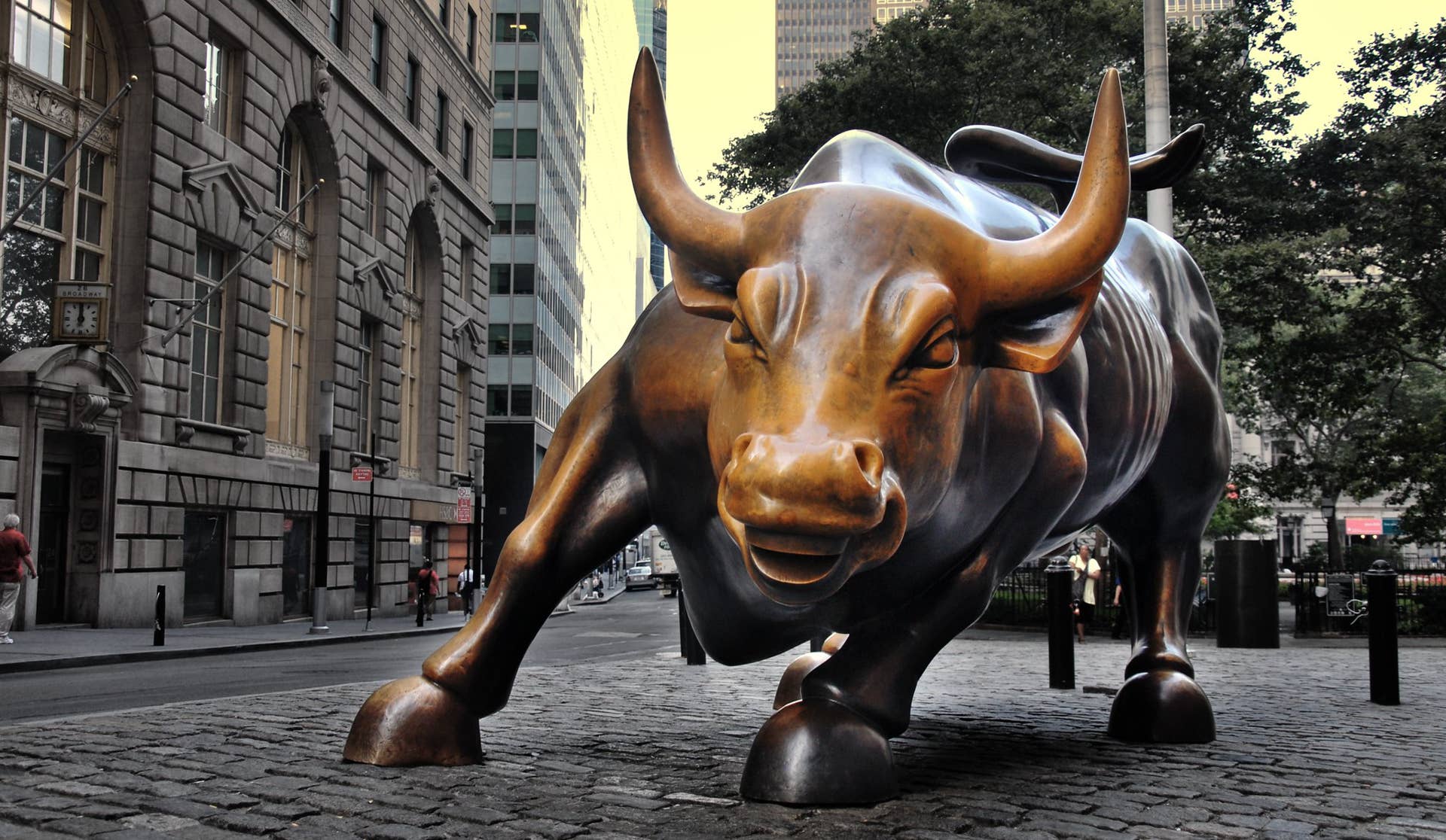 Photo of the Bowling Green Bull sculpture near Wall Street, New York City.
