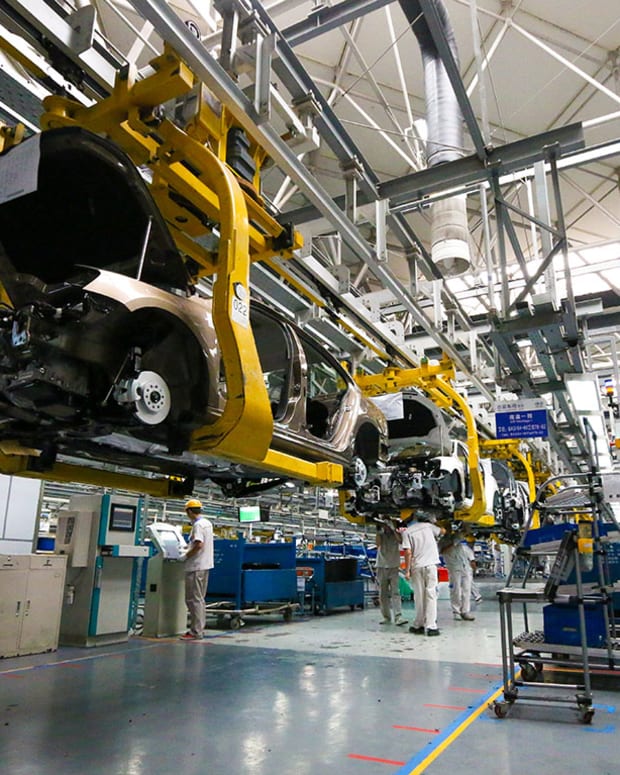 17 Industrial and Manufacturing Pradit.Ph : Shutterstock