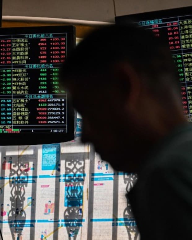China Stocks Fall On Slowdown Jitters While Hong Kong Markets Are Shut On Typhoon Kompasu Warning