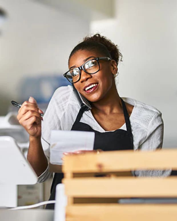 startup-financial-projections-header-image-us-en