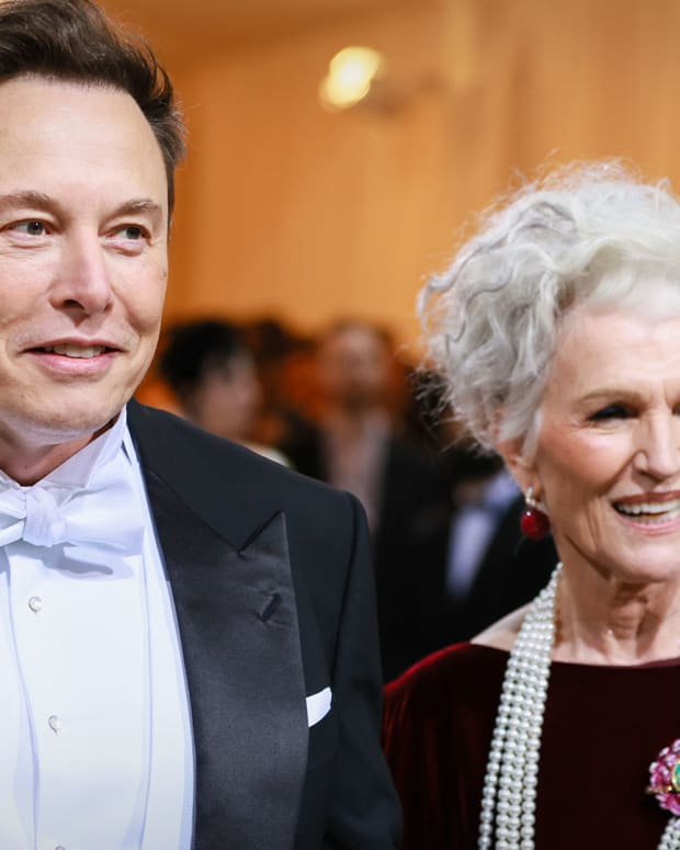 Elon, Maye Musk Lead JS