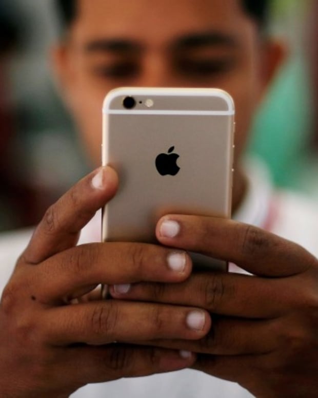 Apple's Attempt To Diversify Manufacturing To India Is Being Stymied By New Delhi's Coronavirus Crisis