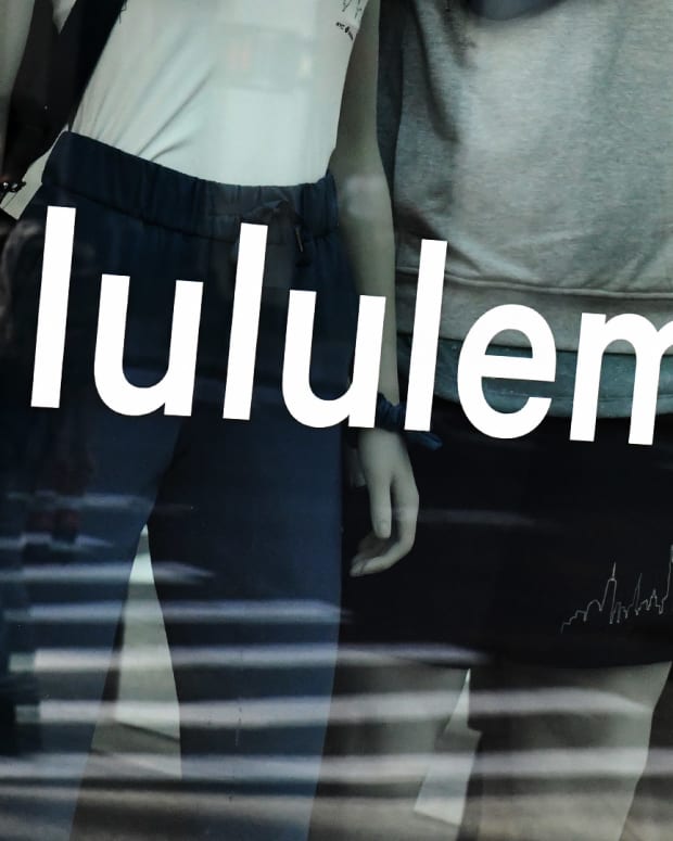 Lululemon Clothes Retail Lead