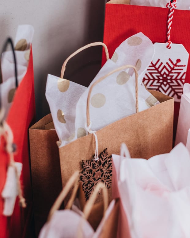 The holiday season means holiday shopping. Here's a guide on how to holiday shop without breaking your wallet.
