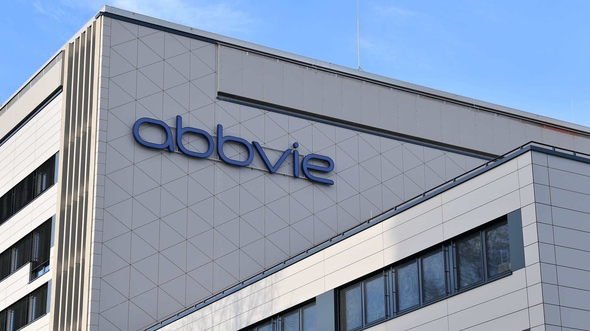 AbbVie is a top dividend stock as drug pipelines drive payout hikes -  TheStreet
