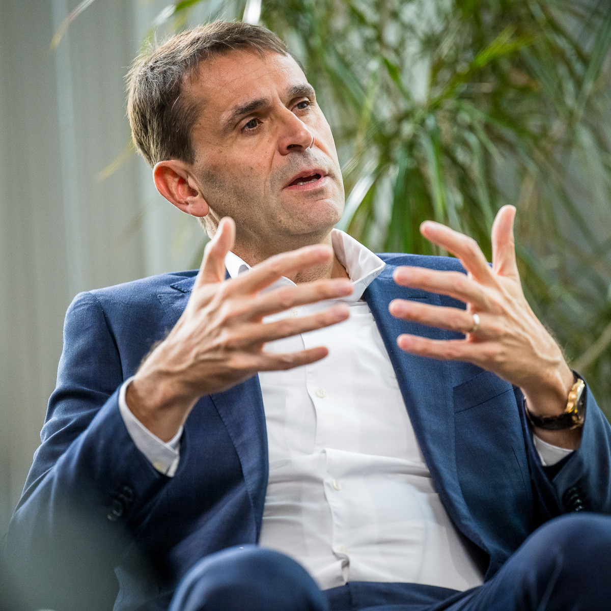 Top analyst drops eye-popping price target on ASML stock - TheStreet