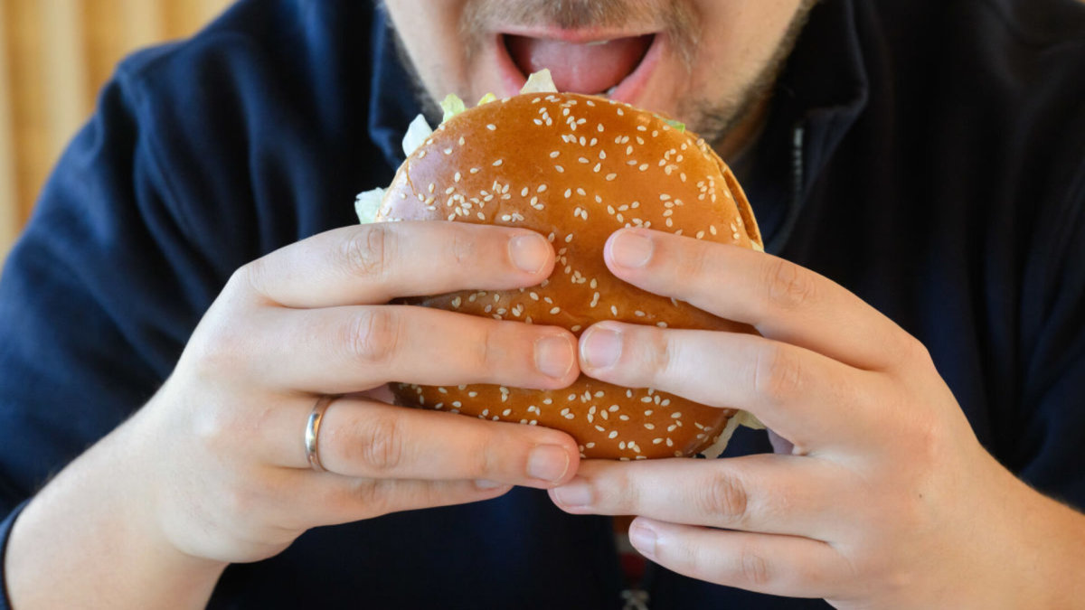 Trump-themed burger chain closed after ICE threatens to deport owner -  TheStreet