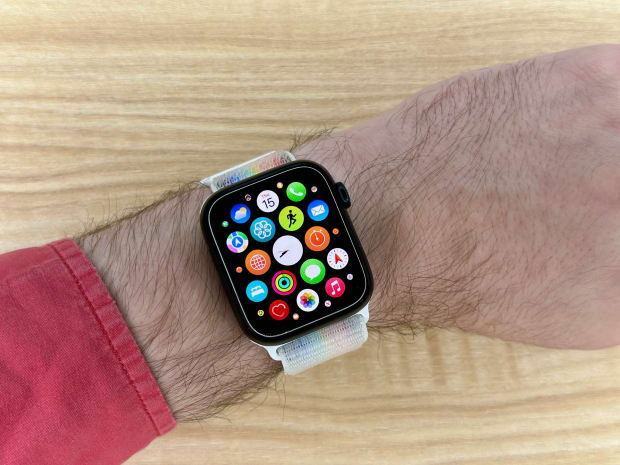 Beryl TV 1-apple-watch-second-gen-review The Best Apple Cyber Monday Deals to Shop Right Now | Arena Apple 