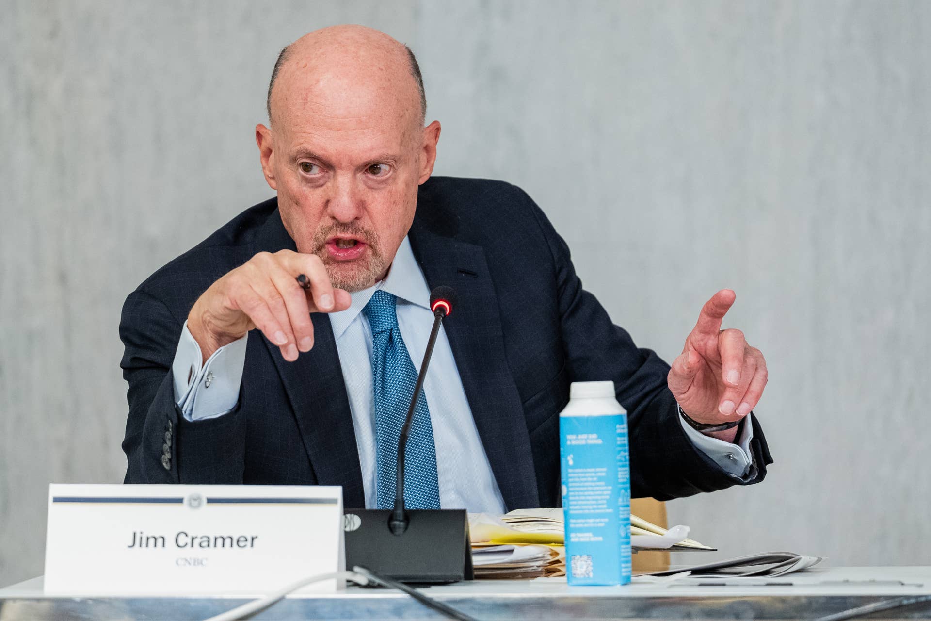 Jim Cramer picks gold over Bitcoin to balance a young investor’s portfolio