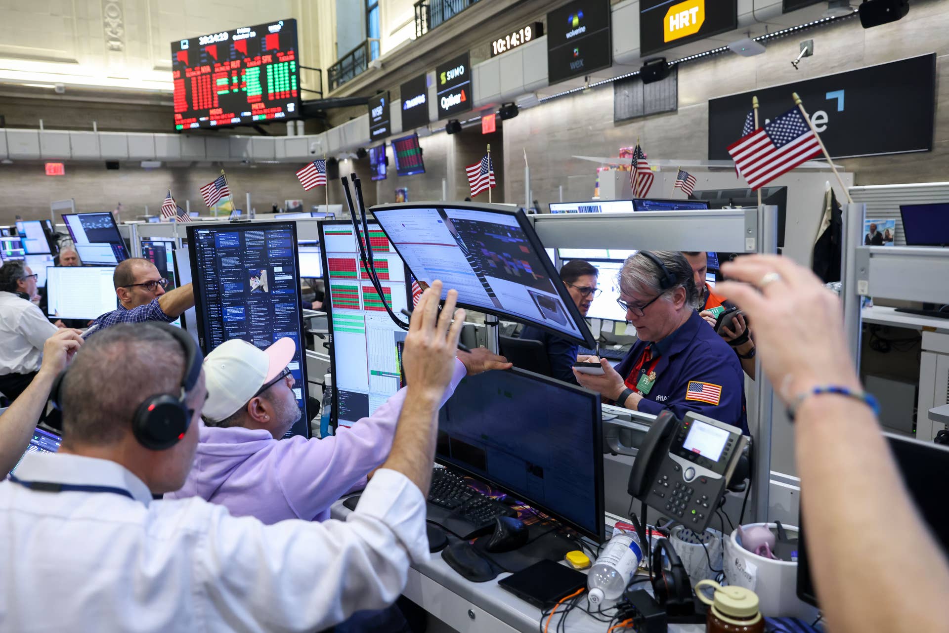 Wall Street analyst recommends buying opportunity after Binance hack