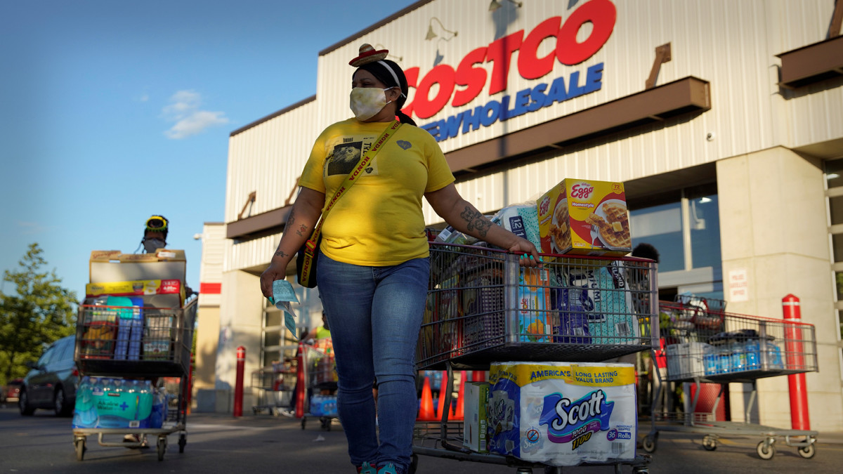 Costco has a gas edge over Walmart, Kroger members need to know
