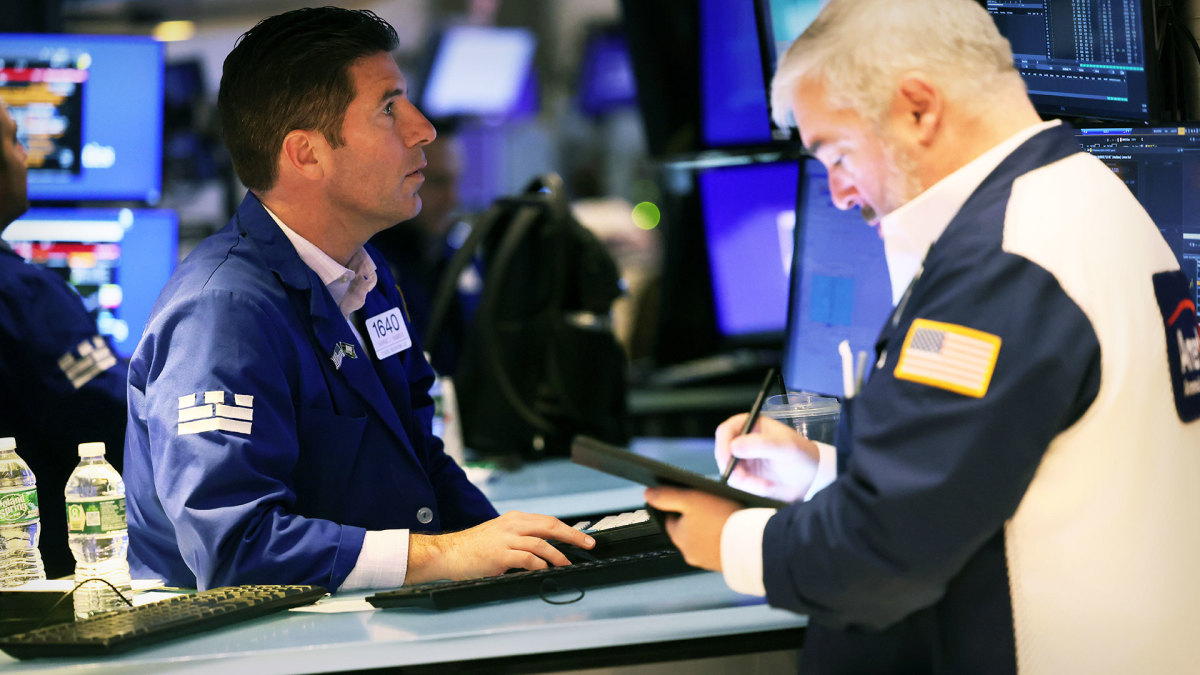 Stock Market Today: Stocks higher amid earnings parade; GM, GE, UPS report