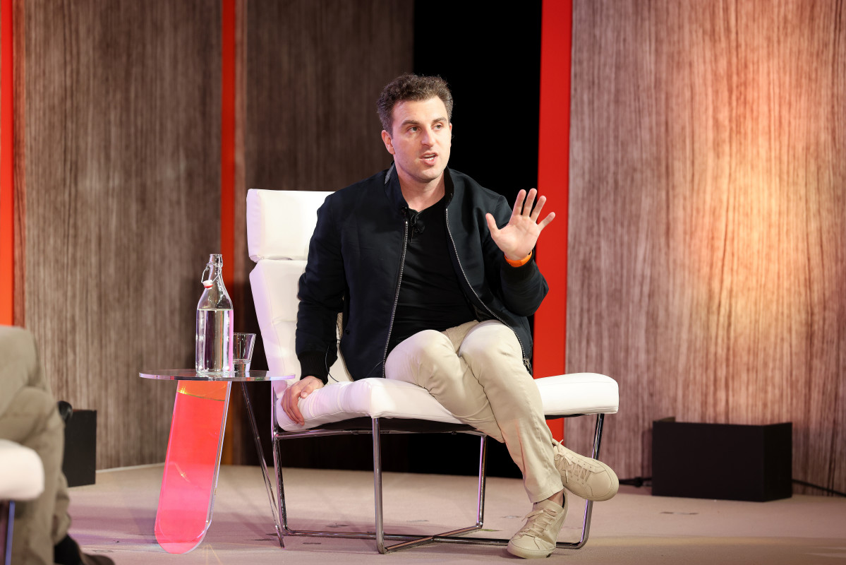 Analysts revamp Airbnb stock price targets after earnings