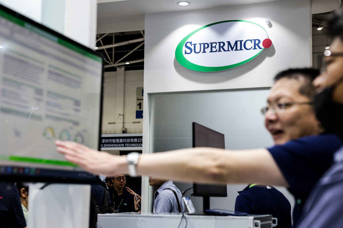 Analysts revamp Super Micro Computer stock target after share offering