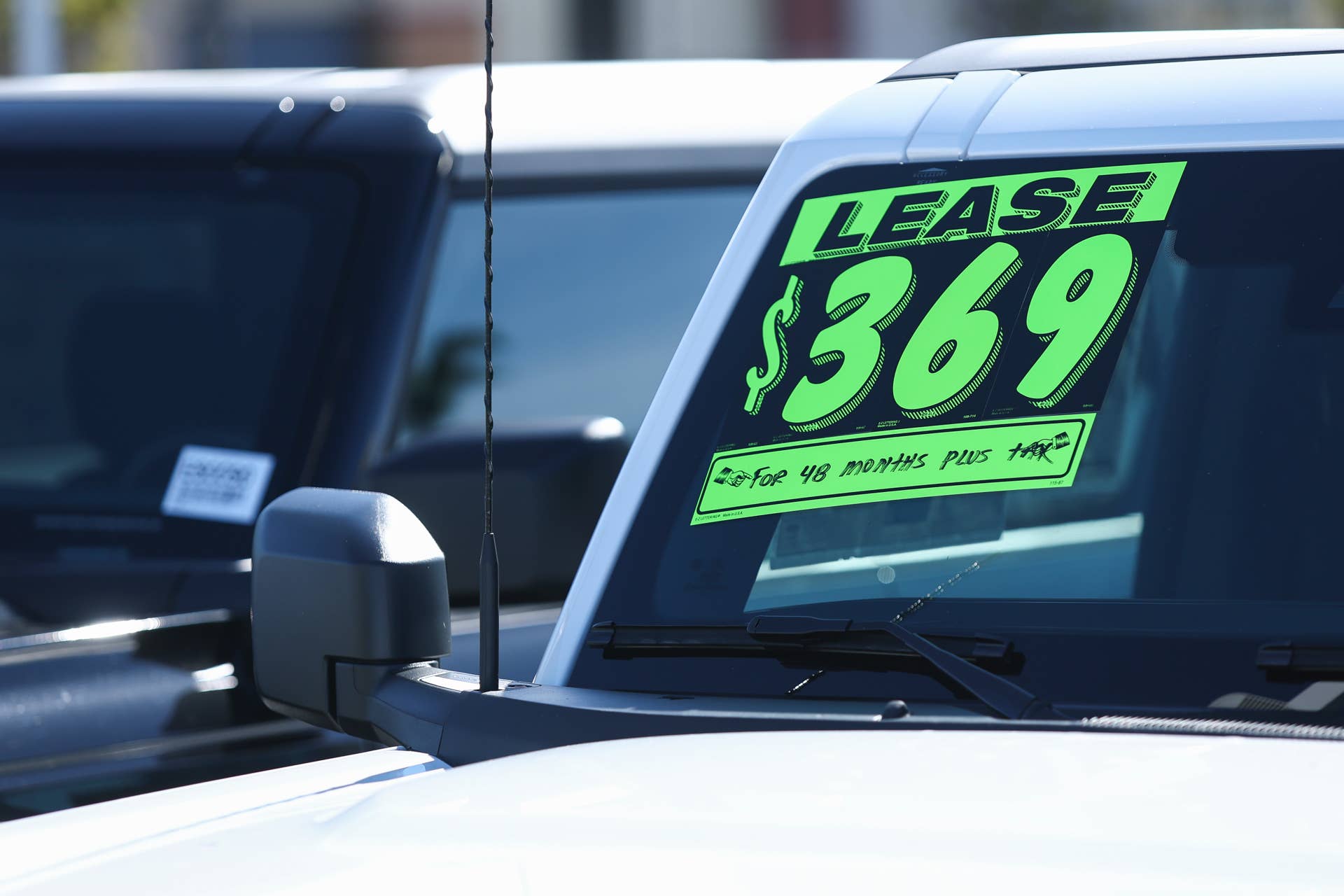 Hidden $1,600 fee has car buyers seeing red