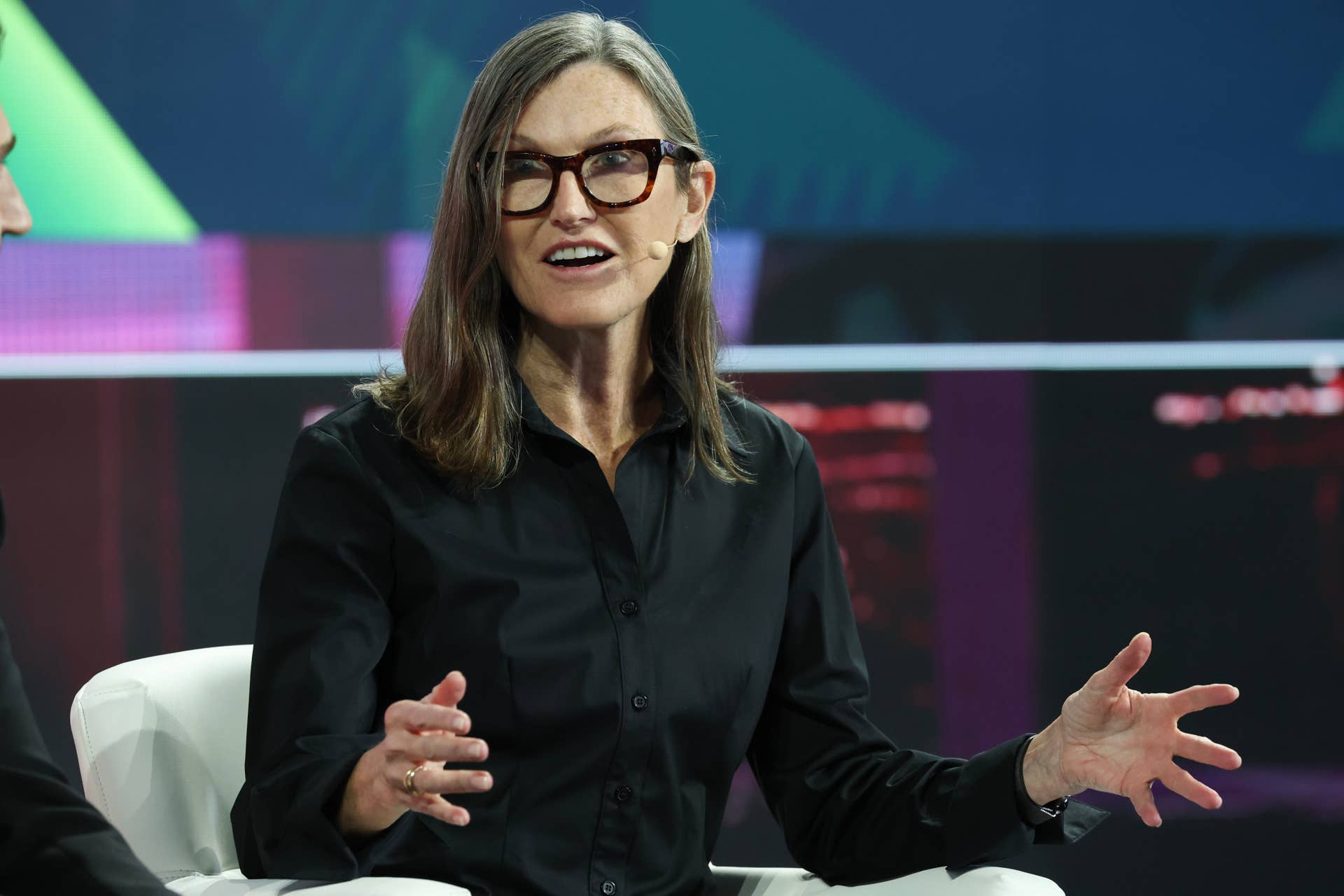Cathie Wood buys $15M of popular Al stock