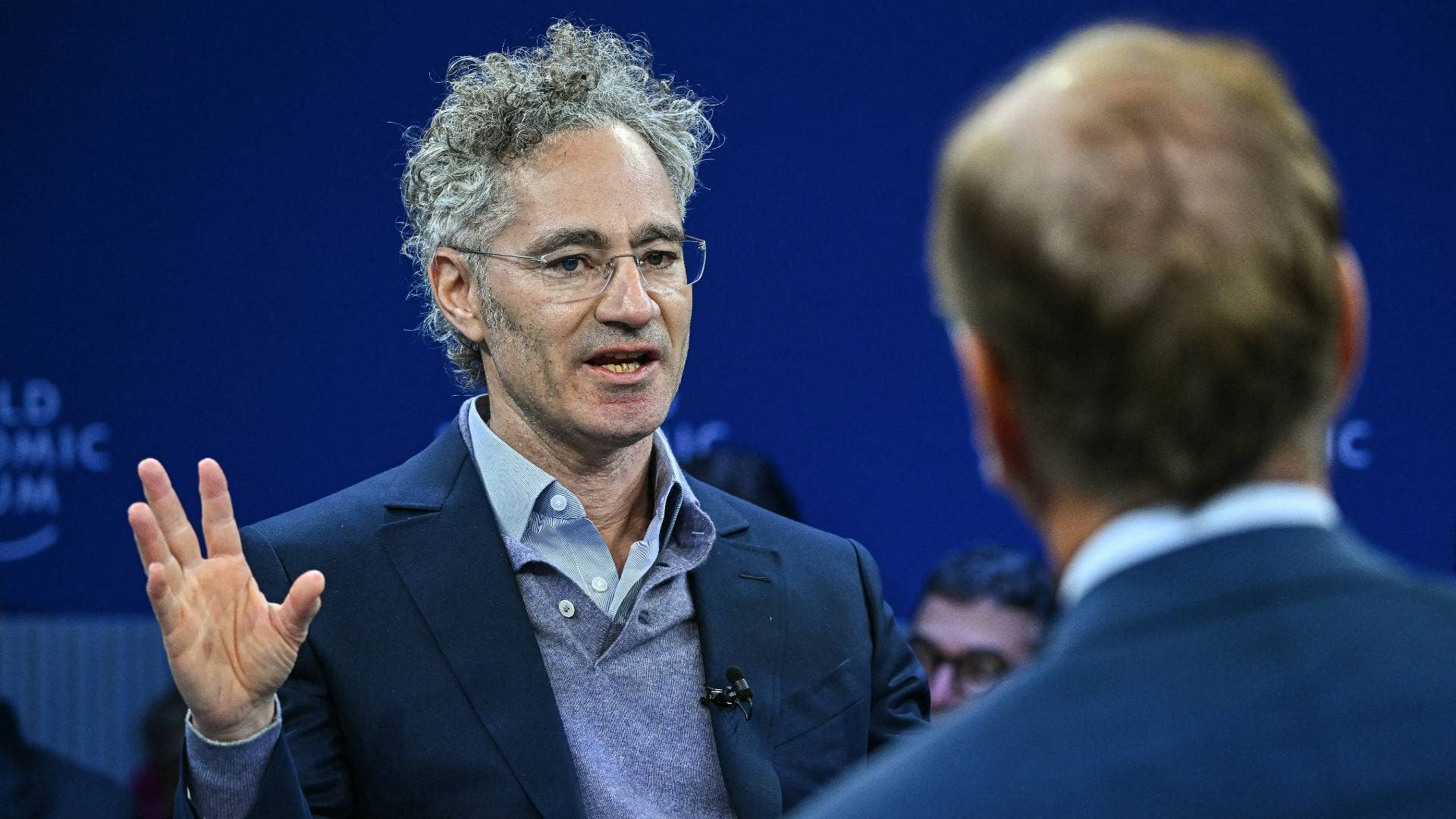 Palantir stock tests key level as Pentagon momentum builds