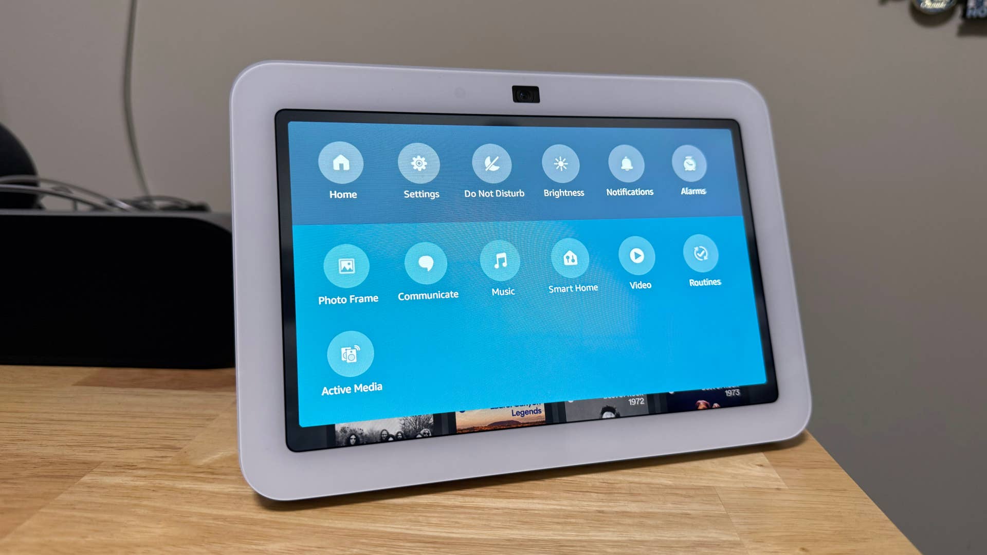 Amazon's latest Echo Show 8 adjusts the display based on where you