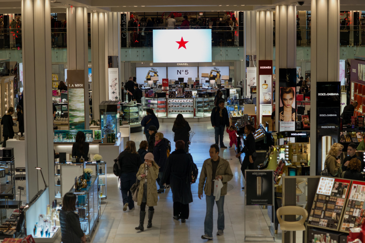 Macy's is selling a $90 quilt set for $27 that comes with a matching tote bag
